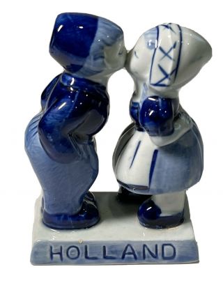 Vintage Delft Holland Boy Girl Kissing Couple Figure Figurine Dutch Delftware 4”