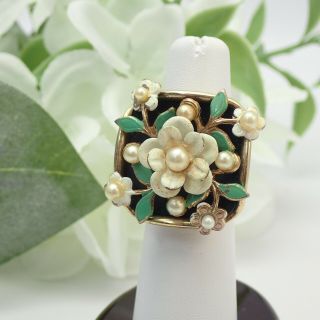 Vintage Cream & Green Enamel Flower Faux Pearl Gold Tone Adjustable Size 6 Ring