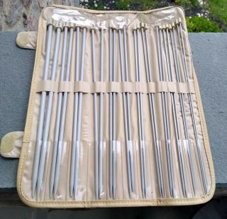 Irma Sewing/knitting Needles Size 1 To 11 Total 24 Needles Vintage Carry Case