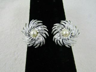 Vintage Sarah Coventry Pin Wheel Faux Pearl Silver Tone Clip On Earrings 1 1/4 "
