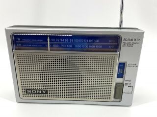 Vintage Sony Icf - 700w Solid State Fm/am Portable Radio Ac/battery See Descript