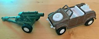 Vintage Tootsietoy Kubelwagen & Howitzer Metal Army Men Toy Soldiers