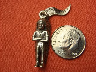 VINTAGE NAVAJO STERLING SILVER INDIAN CHIEF 3D CHARM PENDANT INDIAN CITY USA 2