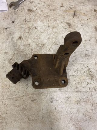Associated 13/4hp? Dve Magneto Bracket Antique Hit And Miss Gas Engine