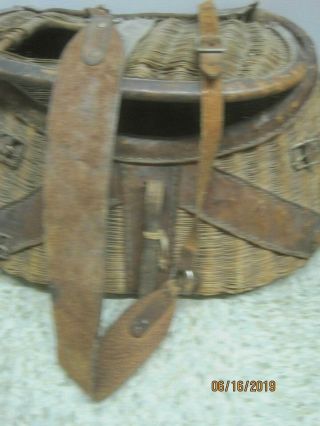 Vintage split Willow Fishing Creel with Leather Straps 2