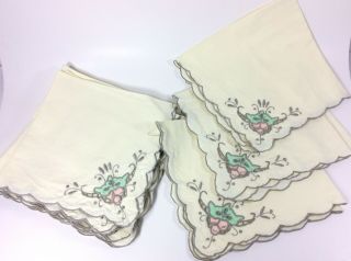 Vintage Embroidered Table Napkins Cream Scallop Set Of 12