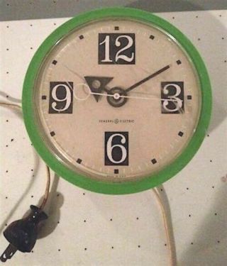 Vintage Green Kitchen Wall Clock General Electric Great 1960s Model 2162