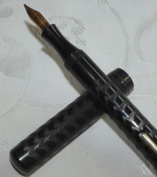 Antique Fountain Pen - Black Herringbone - 14k Gold Medium Nib - Near