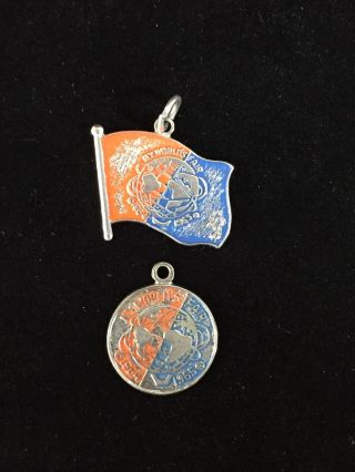 Vintage Sterling Silver 1964 - 65 Ny Worlds Fair Charm Set Of 2 Flag Round Enamel