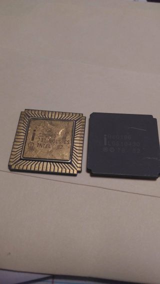 One C820186 Intel Cpu 1982 Gold Ceramic Socket Pulls Computer Scrap Vintage