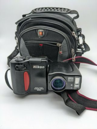 Vintage Nikon Coolpix 950 Digital Camera Without Lens Cover -