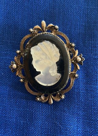 Vintage Cameo Brooch Pin Antique Jewelry Black And White With Gold Tone