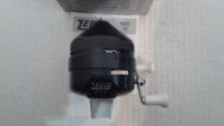 Vintage Nos Iob Made In Usa Zebco 202 Closed - Face Spincasting Reel W/paperwork