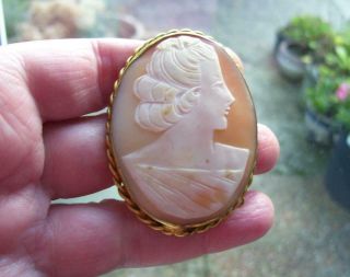 Very Large Antique Victorian Carved Shell Cameo Lady Portrait Gold Brooch Pin
