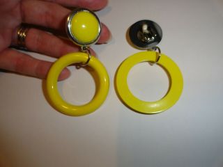 Vintage 1980 ' s Large Yellow Hoop Clip On Earrings 2