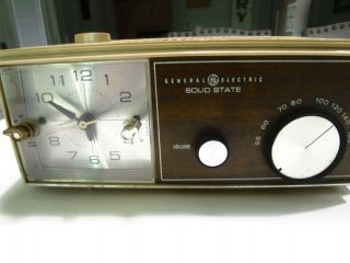 Vintage General Electric Solid State Am/fm Alarm Clock Radio