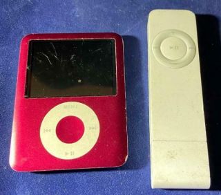 Two Vintage Apple First Edition Ipod Shuffle Plus Maroon Nano 8 Gb