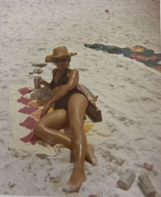 Girl In Bikini On The Beach W/ Beer Vintage Color Photo Sexy Figure