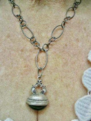 Vintage - Silver Tone Toggle Clasp Necklace W/fob Slide In Green Necklace