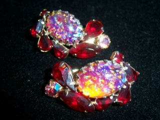 Gorgeous Vtg Juliana Ruby Red Rhinestone Cats Eye Cabochon Earrings
