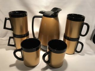 Thermo - Serv Insulated Coffee Carafe Black Gold Nd 6 Coffee Cups Mugs Vintage