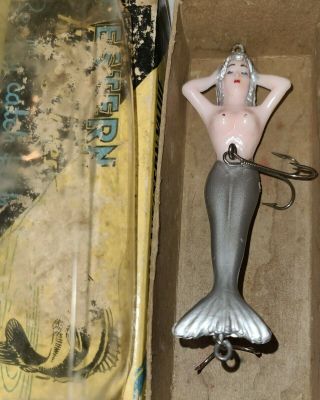 1950’s Virgin Mermaid Fishing Lure By Stream - Eze Silver Orig.  Western Auto Box