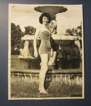 Old Vintage 1950 Pan American World Airways - Publicity Photo - Model / Fountain