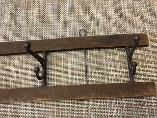 VINTAGE WOODEN WALL MOUNTED COAT HAT RACK 6 COLLAPSABLE SWIVEL DOUBLE HOOKS 3