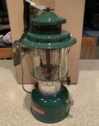 Vintage Coleman Model 220E Lantern Green 10/62 with Heat Shield 2