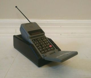 Vintage Motorola Cellular One Handheld Brick Flip Cell Phone Charger 67416a