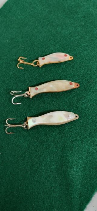 1.  75 " Vintage Abalone & Mother Pearl Minnow Spoon Ice Fishing Jigging Lures Jig
