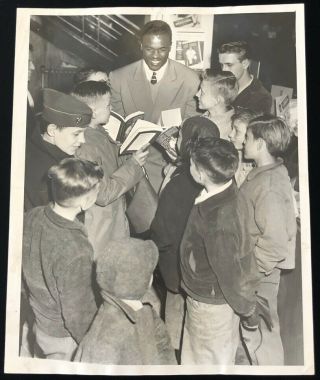 Orig.  1948 Jackie Robinson (brooklyn Dodgers) Hof " Book Signing " Baseball Photo