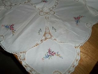 Vintage Handmade Cross Stitch & Crochet Lace Floral 63 X 51 Tablecloth