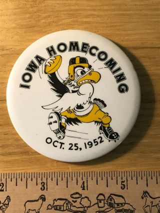 Rare Elusive 1952 Large Le Iowa Hawkeyes Football Homecoming Badge Pin Exc Cond