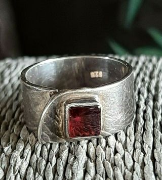 Vintage 925 Silver Garnet Modernist Ring Size O