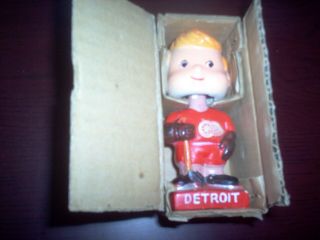 1960s Detroit Red Wings Hockey Mini Bobblehead With Box 129.  99$