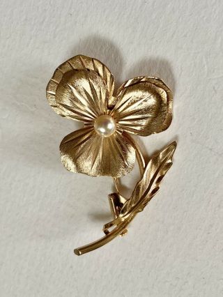 1940s Flower Brooch Trumpet Clasp Vintage Costume Jewellery