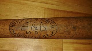 Hillerich & Bradsby No.  9 A & B Wooden Baseball Bat Babe Ruth Model Leader 35 In