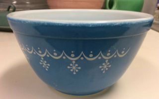 Vintage Pyrex Blue Snowflake Garland Mixing 1.  5 Pint Bowl 401 1972 - 1975