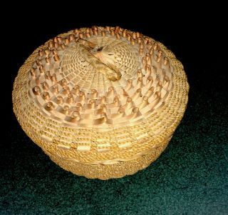 Vintage Wicker Sewing Basket With Lid 9” Diameter X 6”high With Feet