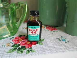 Vintage 1/2 Ounce Trial Size Vicks Formula 44 Cough Mixture Bottle