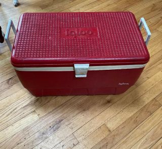 Vintage Igloo Cooler Red_25 Qt.  ? Container With Side Handles Unique Latch