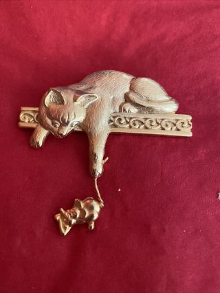 Vintage Jj Jonette Signed Cat And Mouse Brooch Gold Tone Pin/brooch Estate