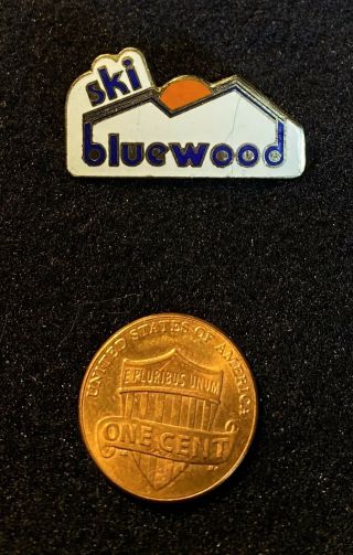 BLUEWOOD Skiing Ski Pin Badge WASHINGTON Travel Resort Souvenir Lapel 2
