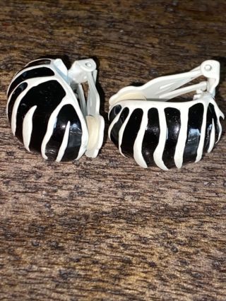 Vintage Black & White Zebra Stripe Enamel Metal Clip On Earrings Estate
