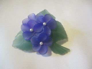 Avon 1983 " Sweet Violet " Frosted Plastic Simulated Pearls Pin 1 7/8 " Vintage