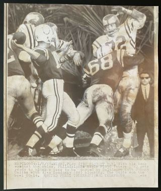 1967 Upi Telephoto - Baltimore Colts Johnny Unitas Philadelphia Floyd Peters