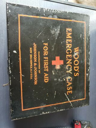 Vintage Johnson & Johnson Wood’s Emergency Metal Case / Box First Aid