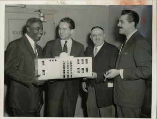 1956 Press Photo Jackie Robinson Of The Dodgers And Comedian Ernie Kovacs