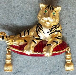 Vintage signed BOB MACKIE Royal TIGER big Cat on pillow enamel BROOCH pin 3